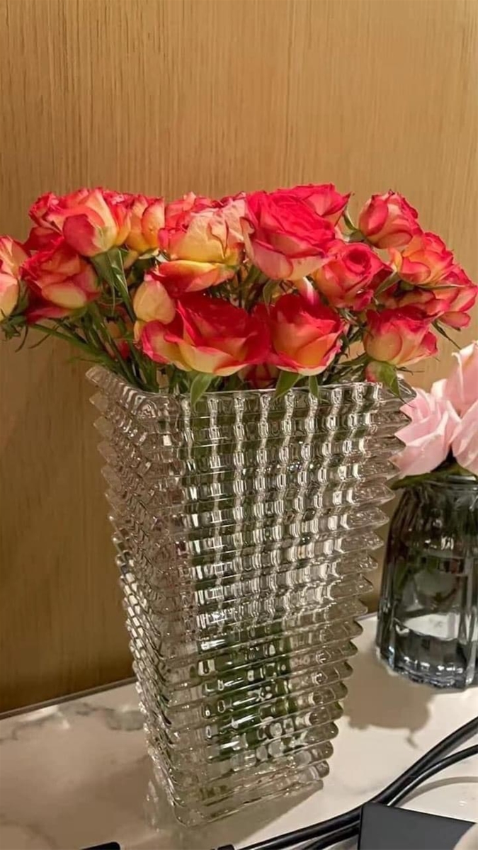 binh-cam-hoa-thuy-tinh-sang-trong