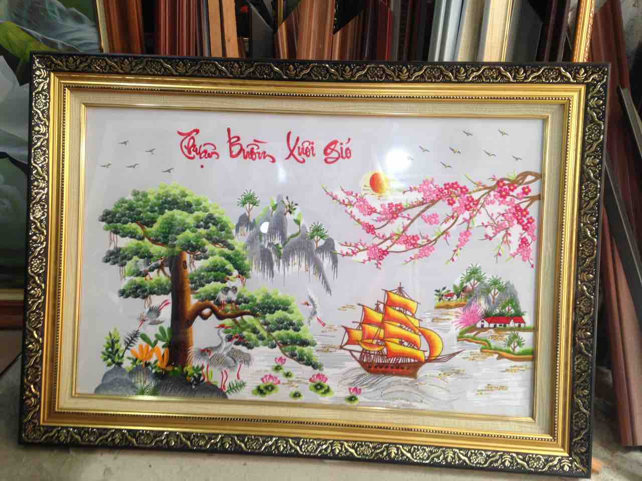 mau-tranh-theu-truyen-thong-thuan-buom-xuoi-gió-dep