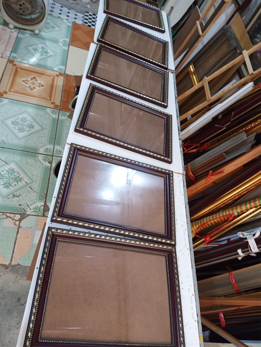 mau-khung-bang-khen-nau-vien-vang